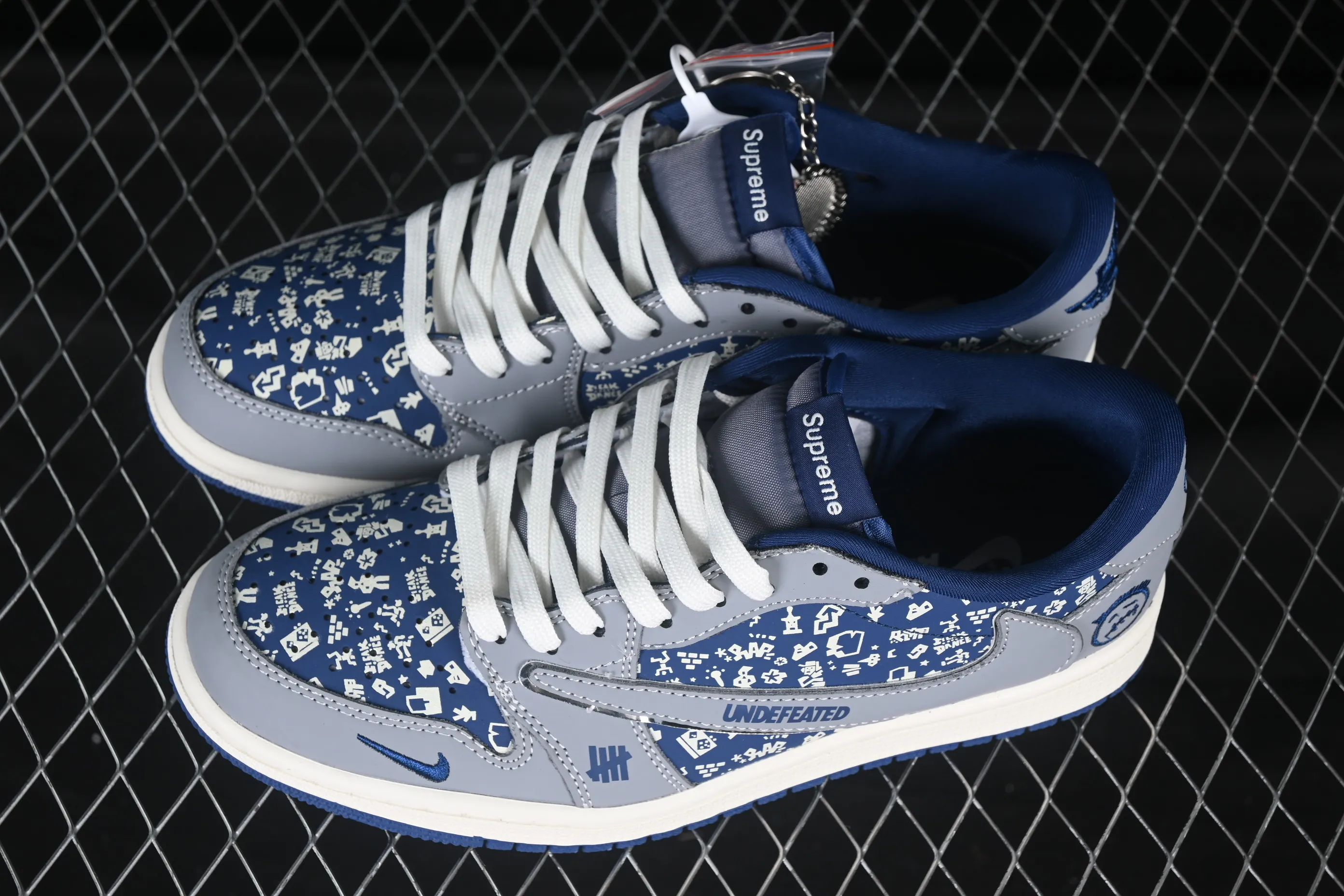 All categories Air Jordan Jordan series basketball shoes Air Jordan 1 Low High-end customized low-top sneakers Travis Scott x Fragment Design x Air Jordan 1 Low OG SP AJ1 Joe 1 UN joint gray and blue grimace low-top cultural casual sneakers XS2024-015